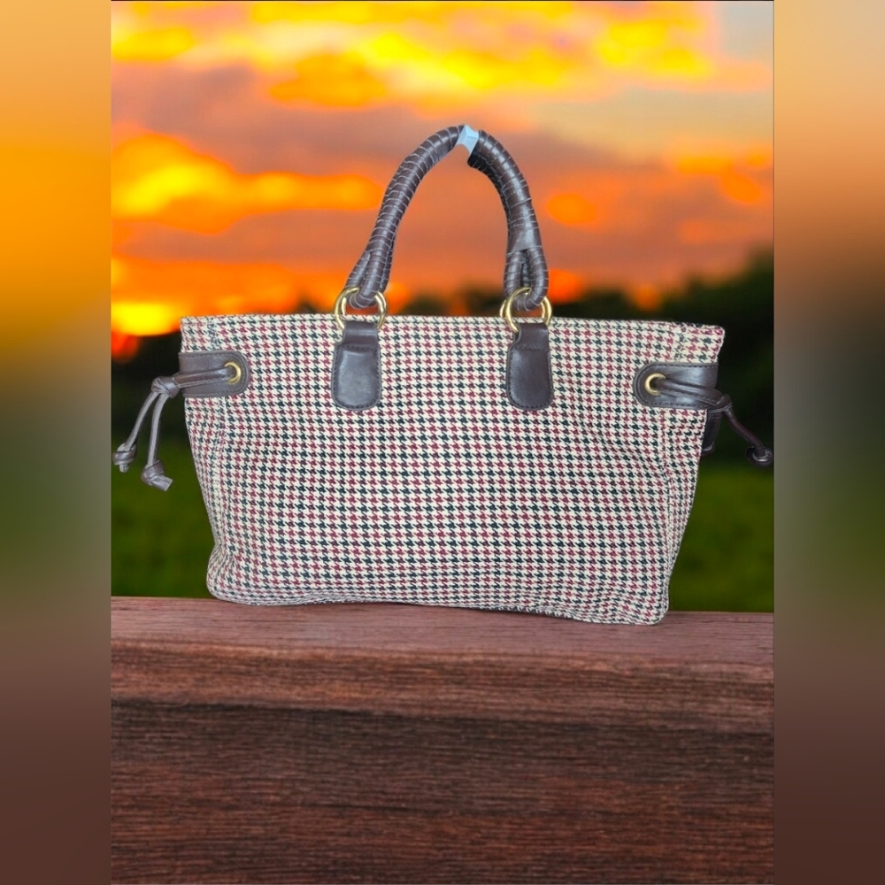 Victoria's Secret Houndstooth Plaid Handbag With Multi Charm & Flower Clip - Picture 3 of 13